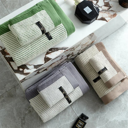 Organic Cotton Bath Towel with Soft and Absorbent Fabric