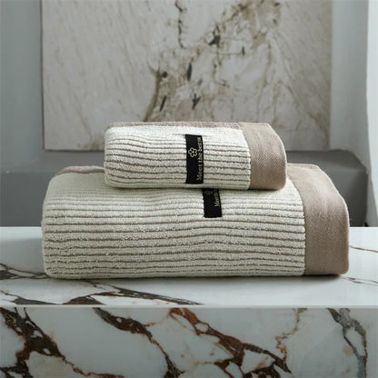 Organic Cotton Bath Towel with Soft and Absorbent Fabric