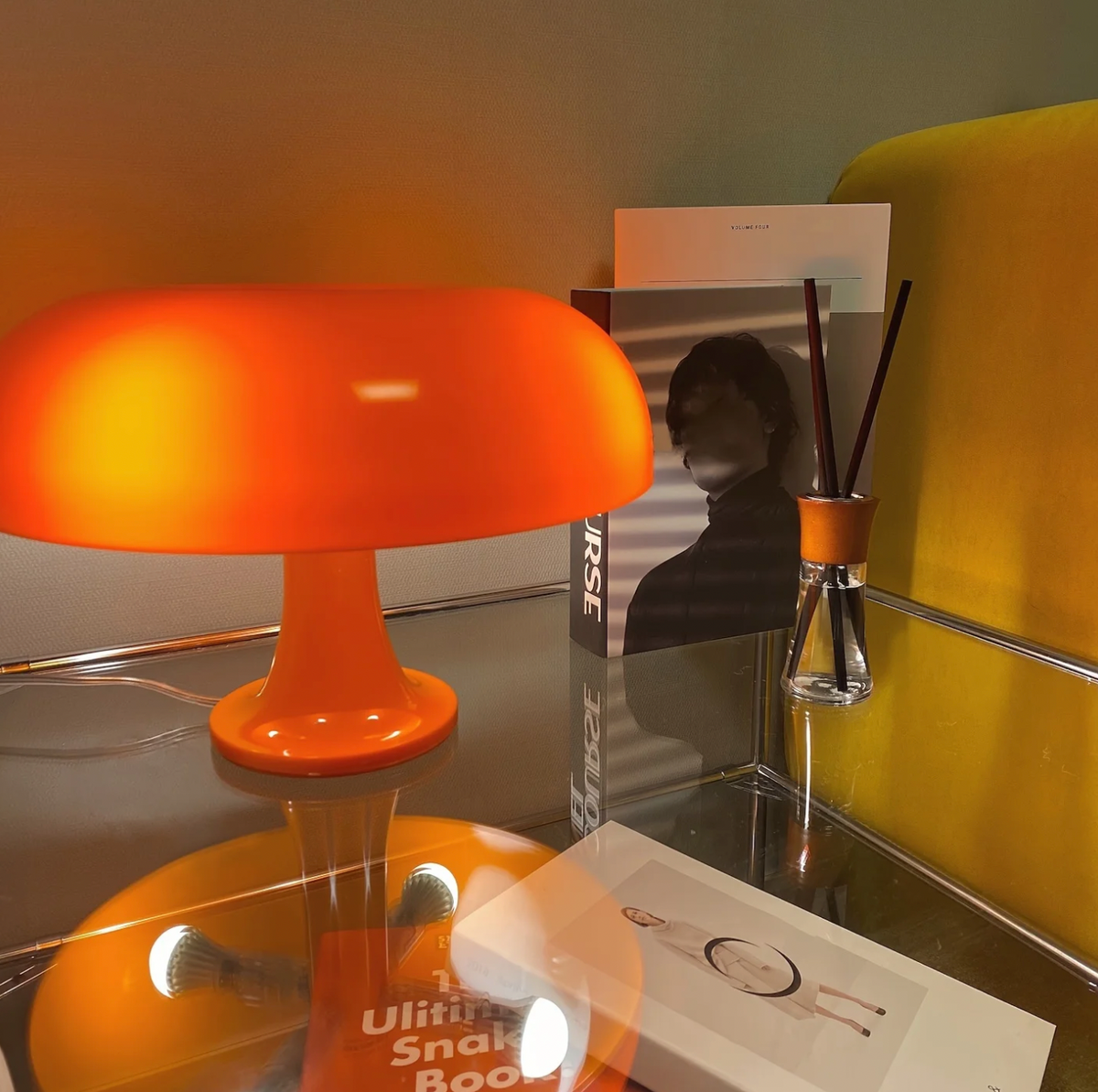 Retro Mushroom Table Lamp with Warm LED Lighting