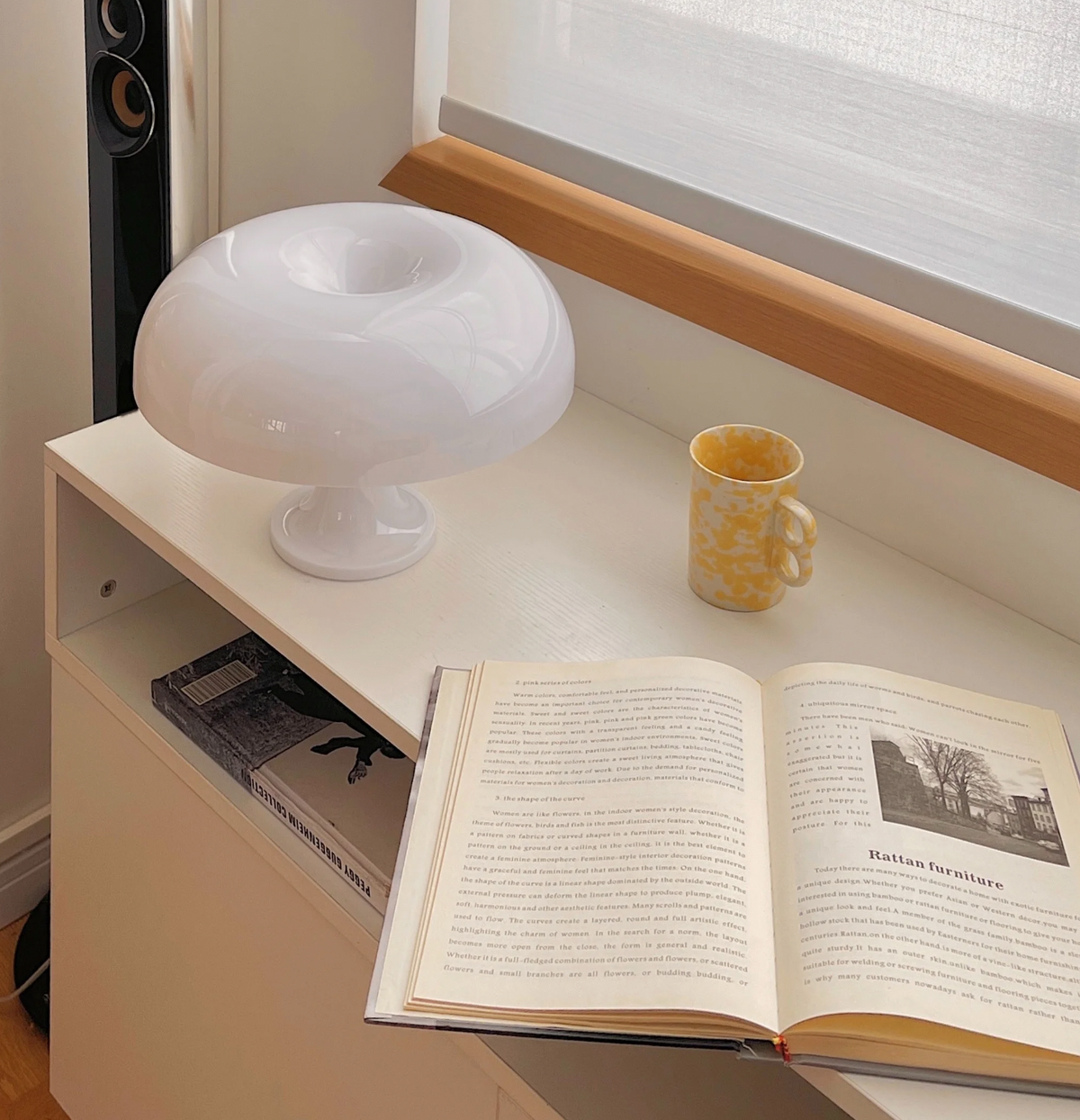 Retro Mushroom Table Lamp with Warm LED Lighting