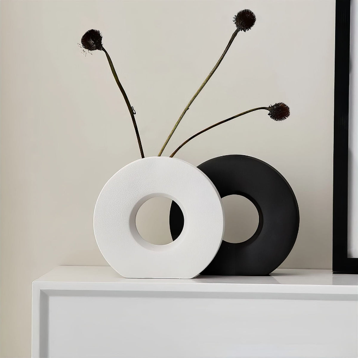 Round Donut-Shaped Ceramic Ring Vase for Modern Home Decor