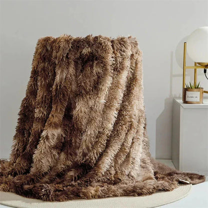 Soft Faux Fur Fleece Throw Blanket for a Warm and Stylish Interior
