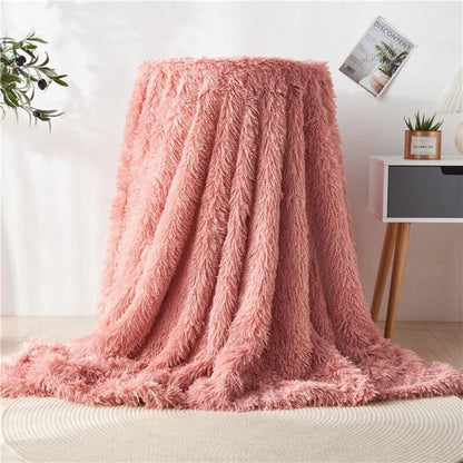 Soft Faux Fur Fleece Throw Blanket for a Warm and Stylish Interior