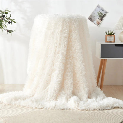 Soft Faux Fur Fleece Throw Blanket for a Warm and Stylish Interior
