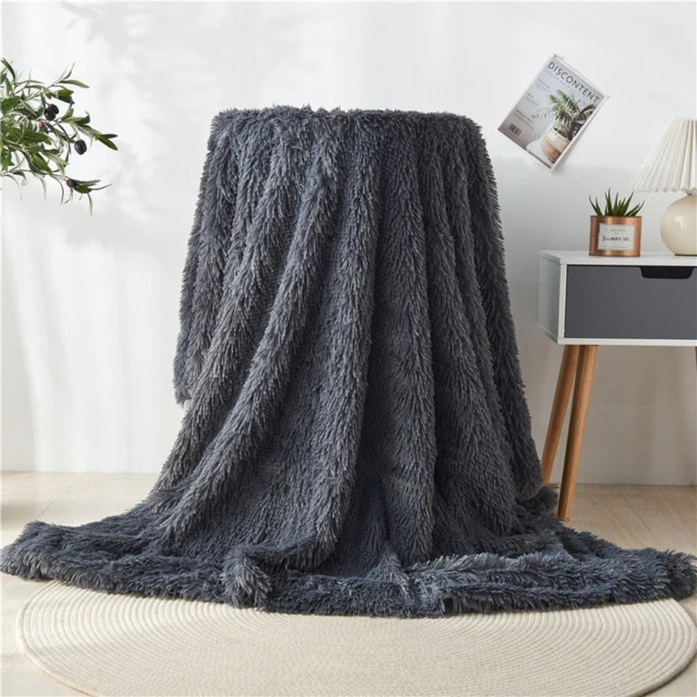 Soft Faux Fur Fleece Throw Blanket for a Warm and Stylish Interior