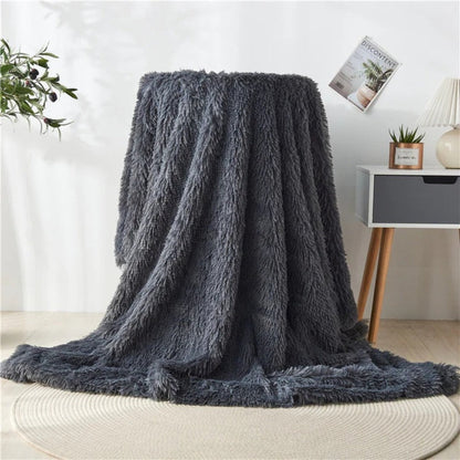 Soft Faux Fur Fleece Throw Blanket for a Warm and Stylish Interior