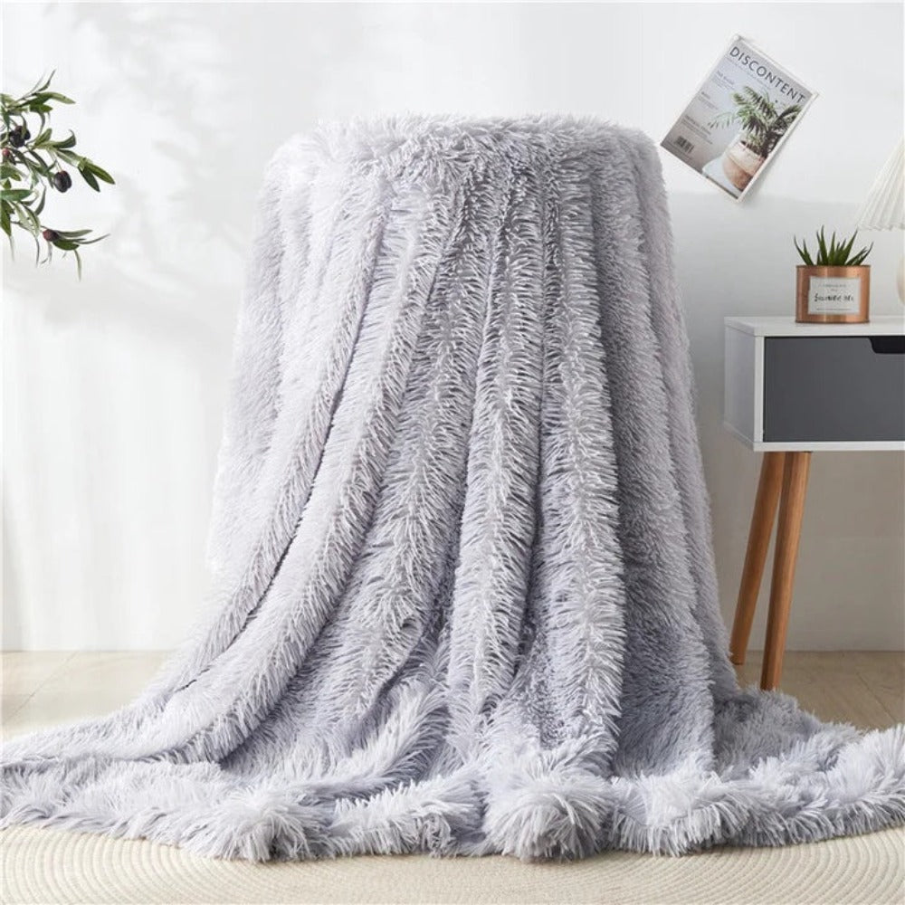 Soft Faux Fur Fleece Throw Blanket for a Warm and Stylish Interior