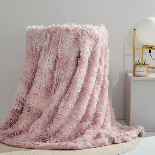 Soft Faux Fur Fleece Throw Blanket for a Warm and Stylish Interior