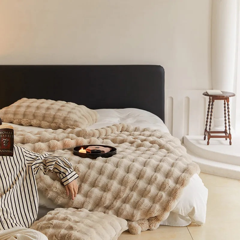 Soft Faux Fur Throw Blanket – Double-Lined Microfibre Blanket for Cosy Comfort