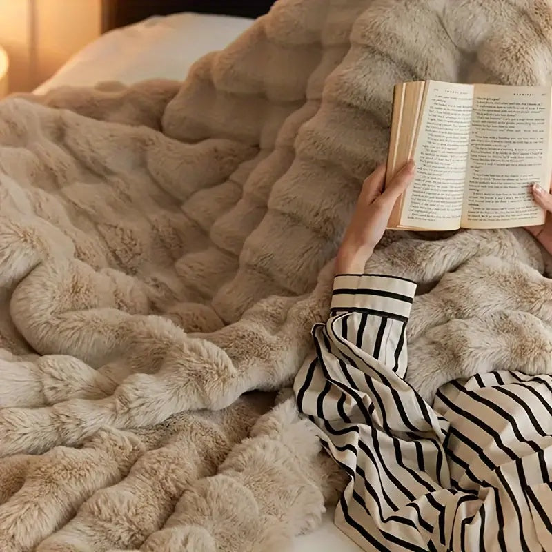 Soft Faux Fur Throw Blanket – Double-Lined Microfibre Blanket for Cosy Comfort