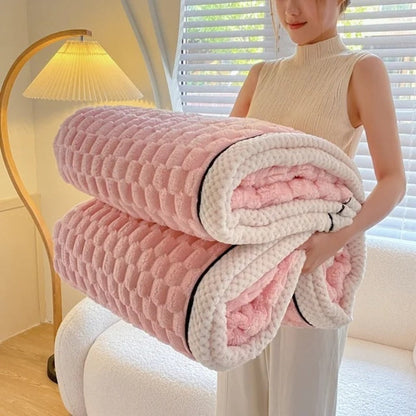 Soft Sherpa Fleece Blanket with Textured Bubble Design for Cosy Comfort