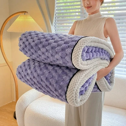 Soft Sherpa Fleece Blanket with Textured Bubble Design for Cosy Comfort