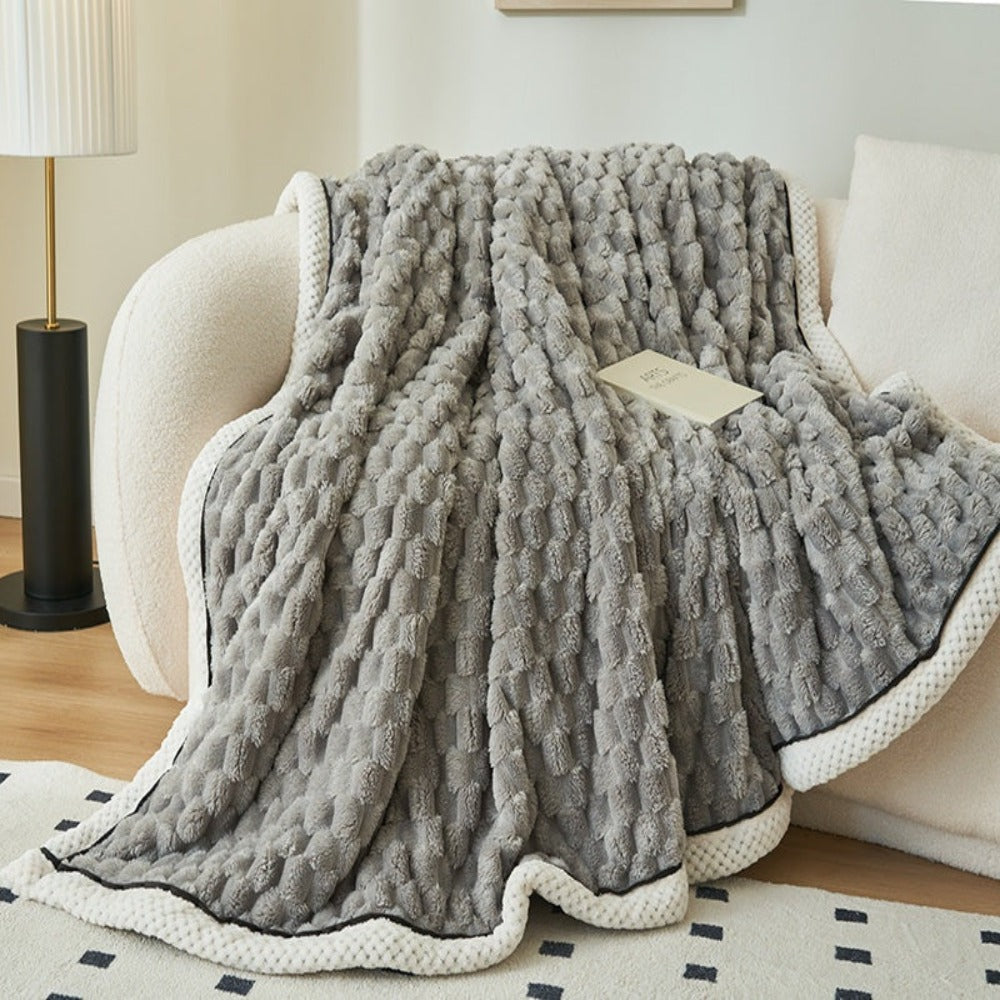 Soft Sherpa Fleece Blanket with Textured Bubble Design for Cosy Comfort