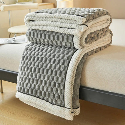 Soft Sherpa Fleece Blanket with Textured Bubble Design for Cosy Comfort