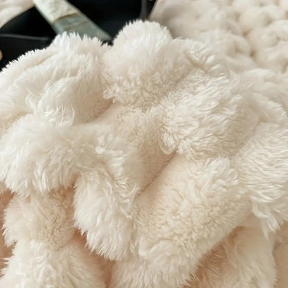 Soft Sherpa Fleece Blanket with Textured Bubble Design for Cosy Comfort