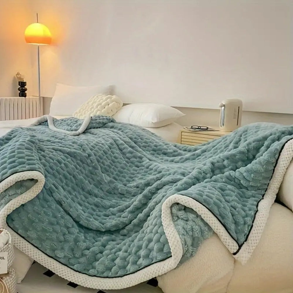 Soft Sherpa Fleece Blanket with Textured Bubble Design for Cosy Comfort
