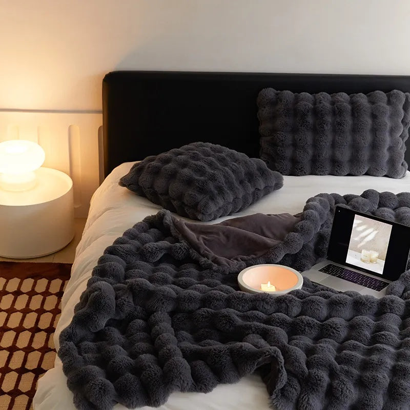 Ultra-Soft Faux Fur Throw Blanket with Double-Layer Lining for Cosy Home Comfort