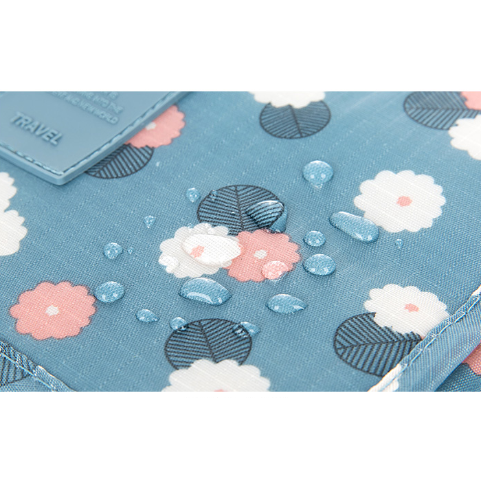 Water-Repellent Travel Cosmetic and Toiletry Bag with Hanging Hook