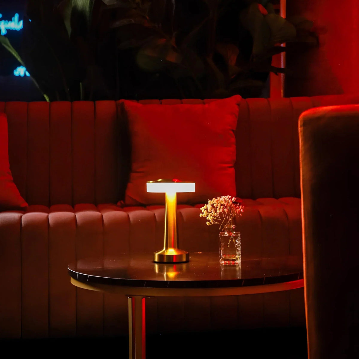 Wireless Retro Table Lamp with Dimmable Light and USB-C Charging