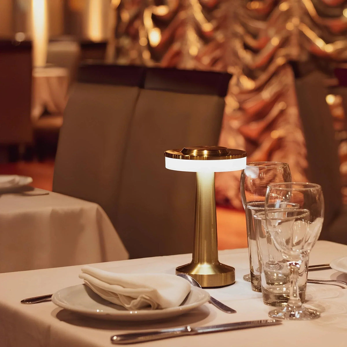 Wireless Retro Table Lamp with Dimmable Light and USB-C Charging