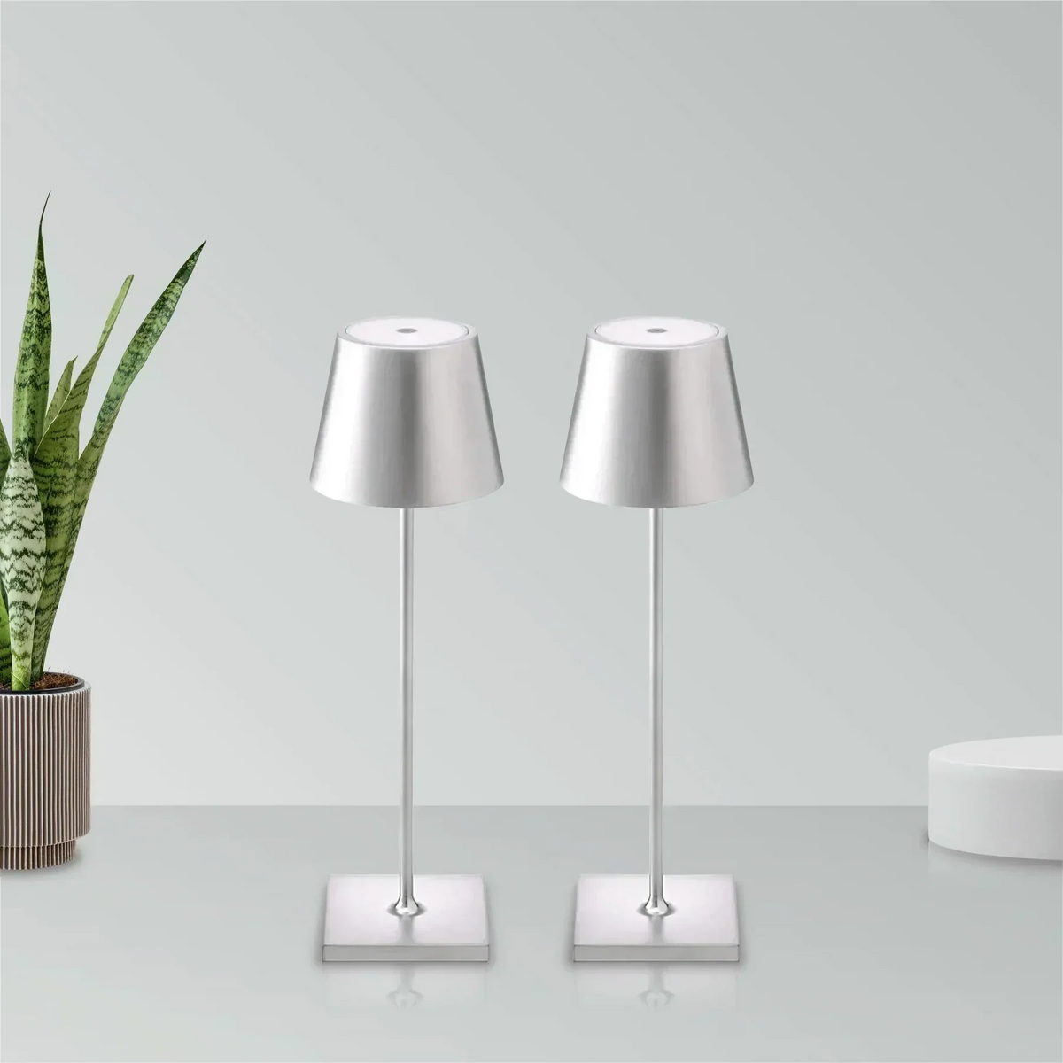 Wireless Table Lamp with Adjustable Warm White Lighting