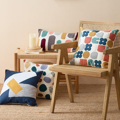 Woven Floral Cushion Cover with Modern Pattern and Zip Closure